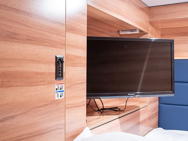 MAX CABIN